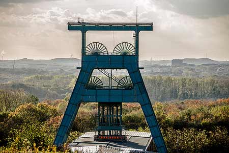 Kohleförderturm Zeche Ewald mit Sicht aufs Revier